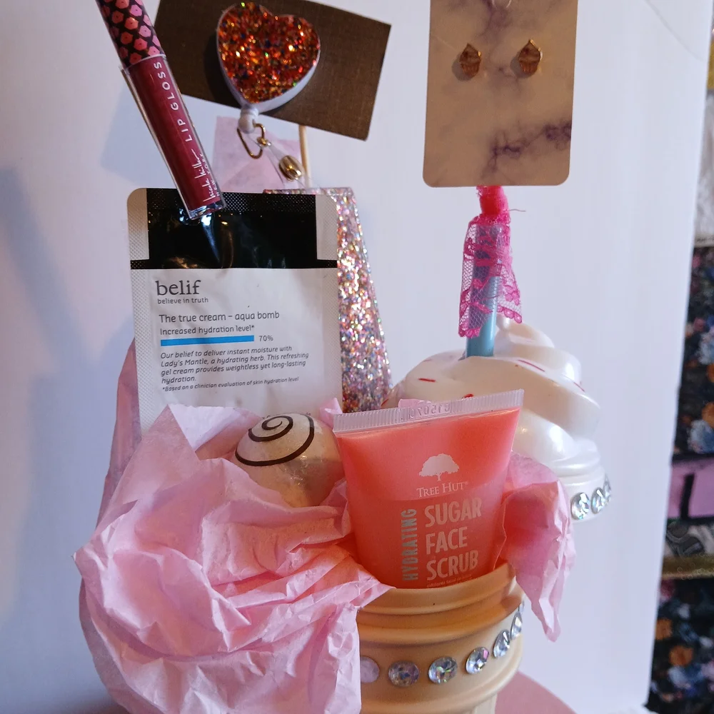 Ice Cream Cone Nicole Miller, Betse Celebration Concept/Gift Set